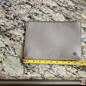 Tory Burch in Purse Pocket Wristlet